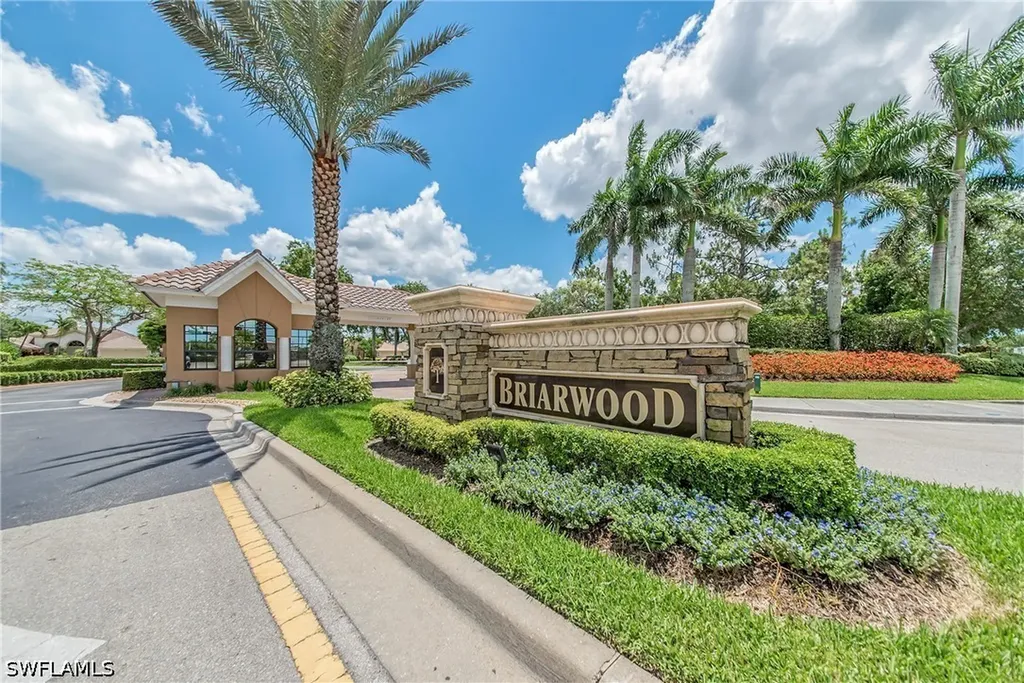1015 Tivoli Lane Naples FL 34104