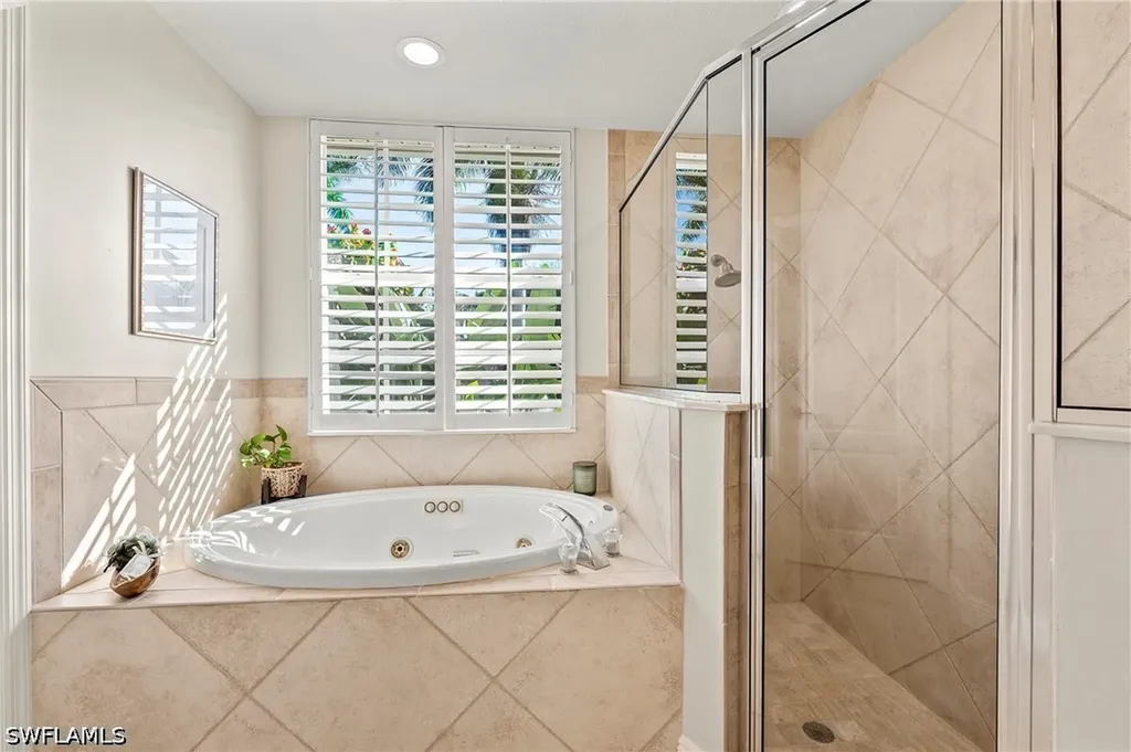 1015 Tivoli Lane Naples FL 34104