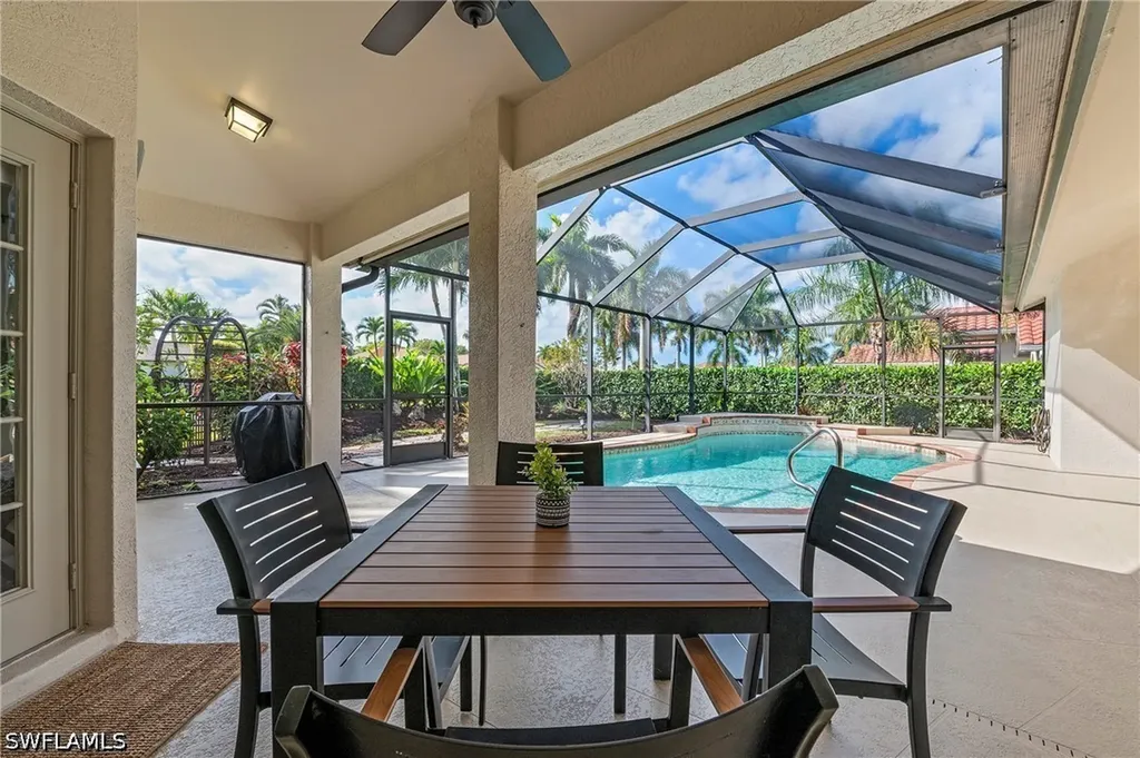 1015 Tivoli Lane Naples FL 34104