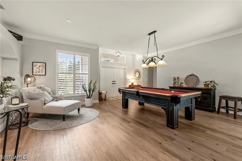 1015 Tivoli Lane Naples FL 34104