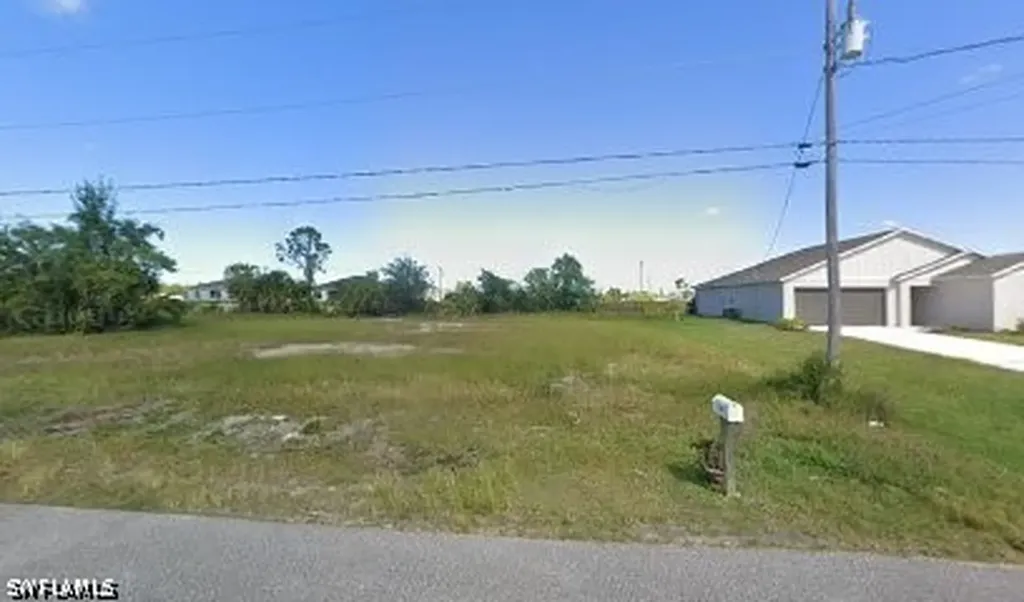 911 NE 32nd Terrace Cape Coral FL 33909
