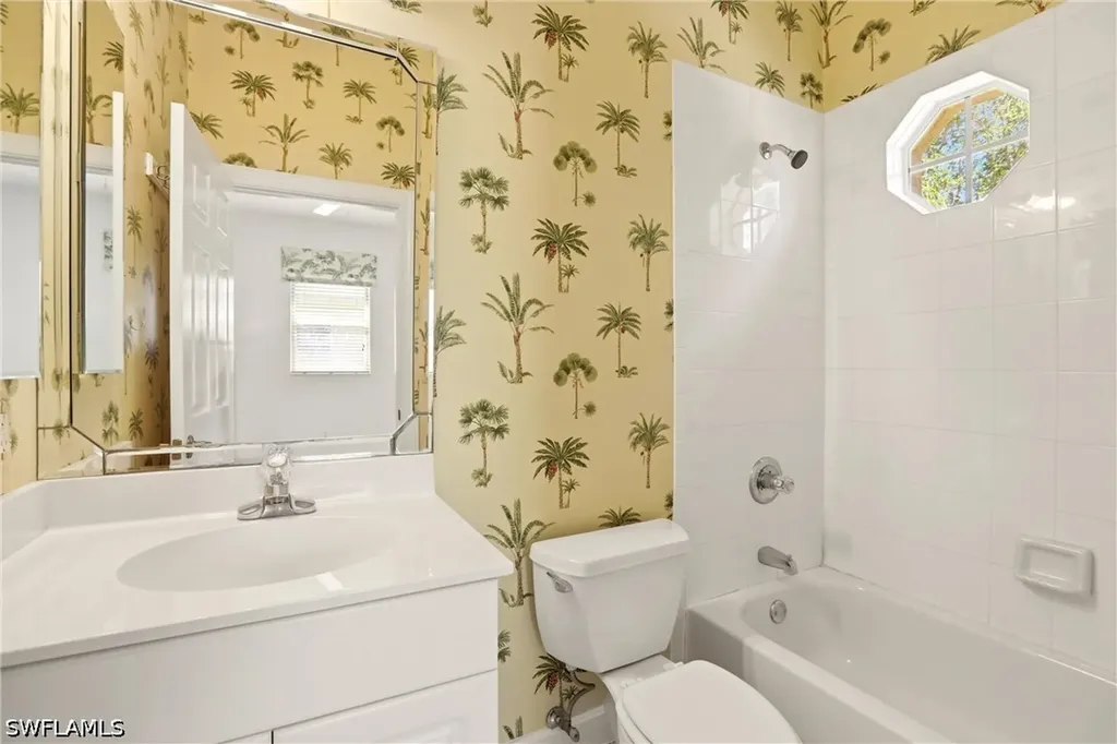 566 Vintage Reserve Lane Naples FL 34119