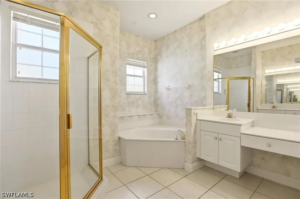566 Vintage Reserve Lane Naples FL 34119