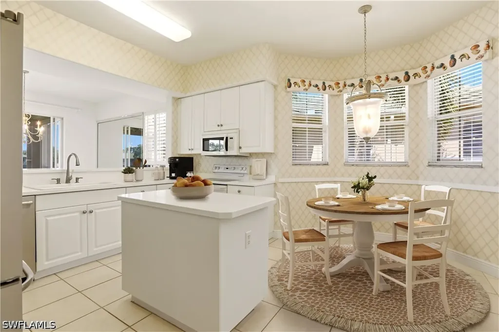 566 Vintage Reserve Lane Naples FL 34119
