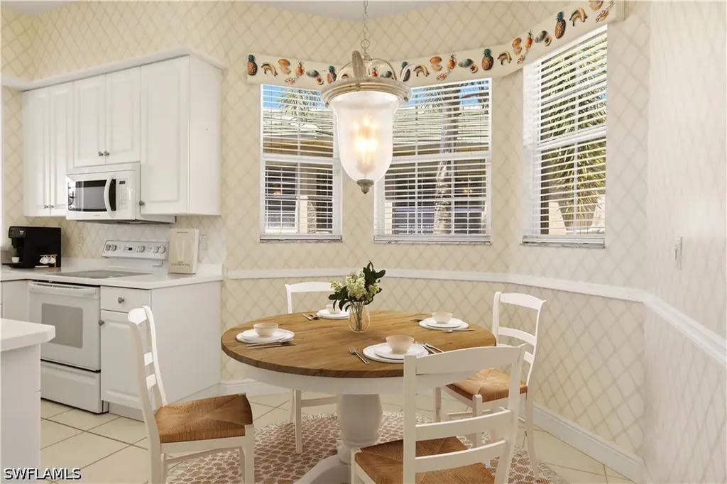 566 Vintage Reserve Lane Naples FL 34119