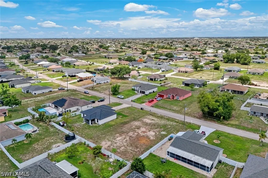 3205 NW 2nd Place Cape Coral FL 33993