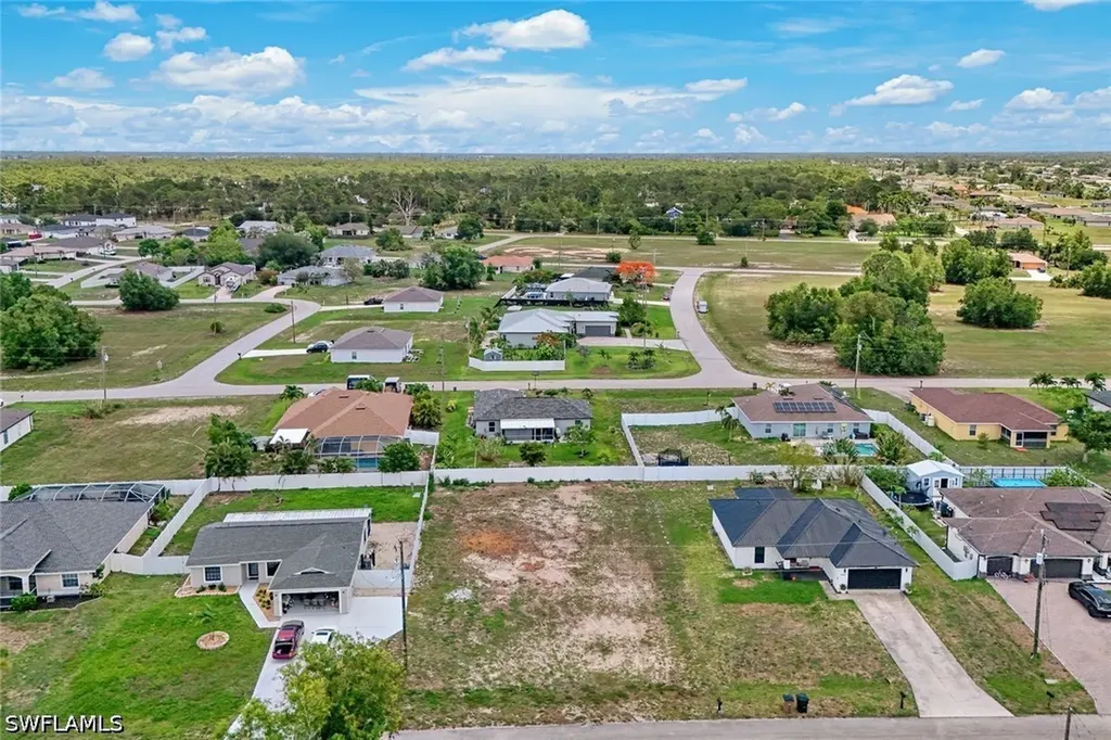 3205 NW 2nd Place Cape Coral FL 33993