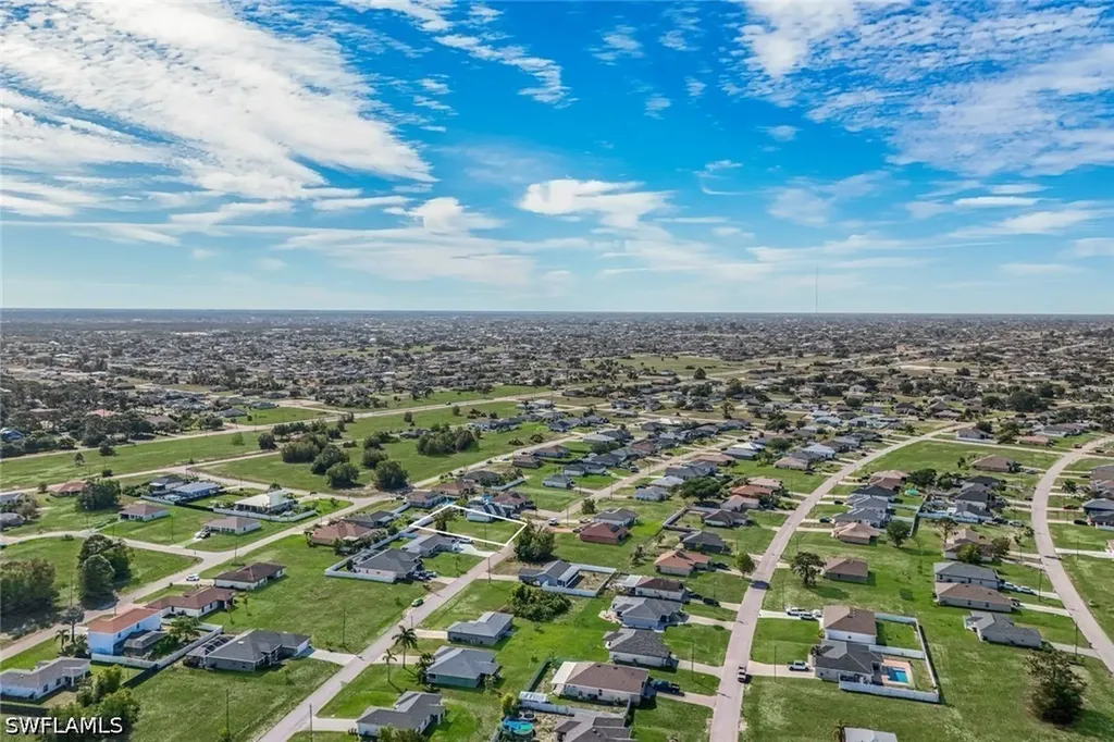 3205 NW 2nd Place Cape Coral FL 33993