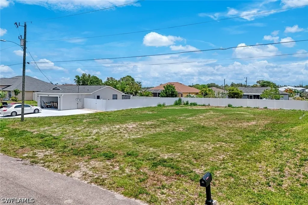 3205 NW 2nd Place Cape Coral FL 33993