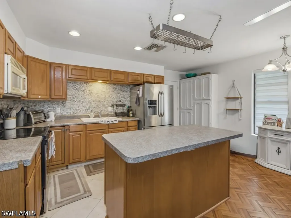 2022 Frederick Street Naples FL 34112