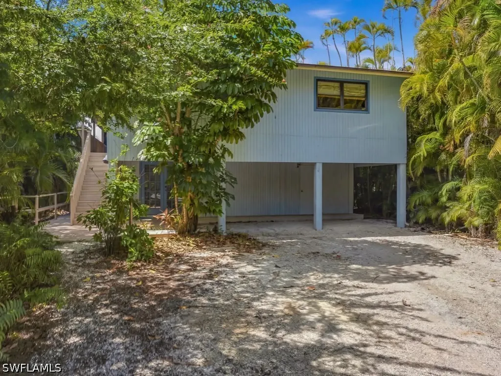 2022 Frederick Street Naples FL 34112