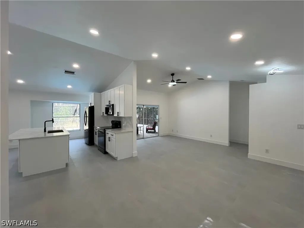 2730 4th Street NW Naples FL 34120
