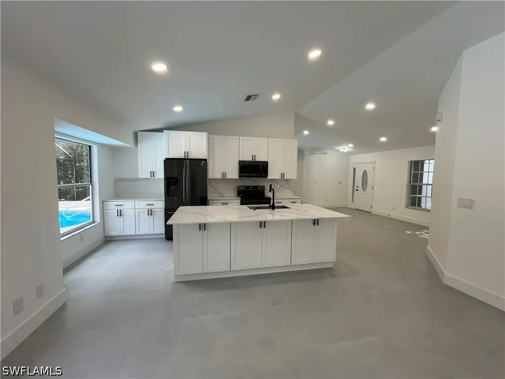 2730 4th Street NW Naples FL 34120
