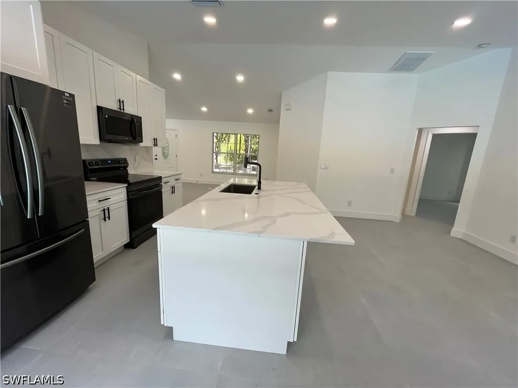 2730 4th Street NW Naples FL 34120