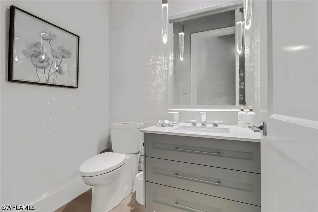 12 Banyan Road Naples FL 34108