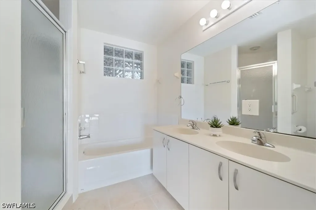 6560 Huntington Lakes Circle Naples FL 34119
