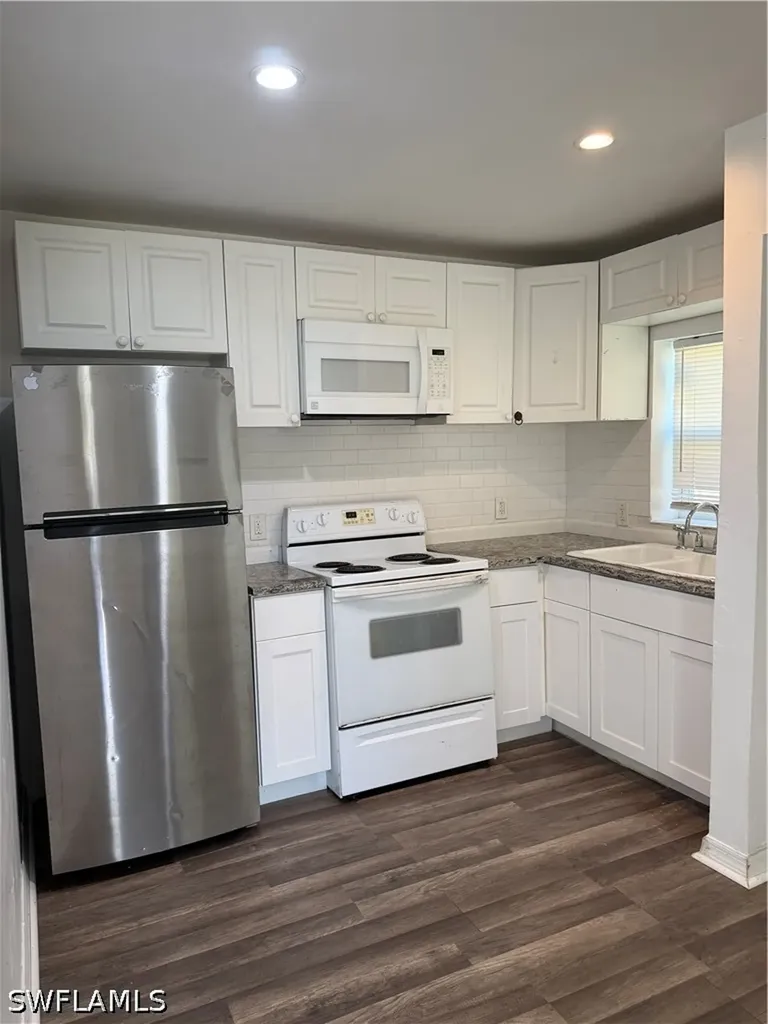 1189 N Tamiami Trail North Fort Myers FL 33903