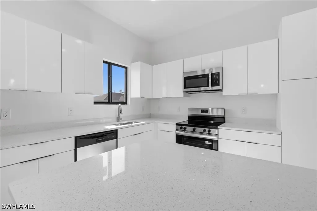 602 NW 25th Terrace Cape Coral FL 33993