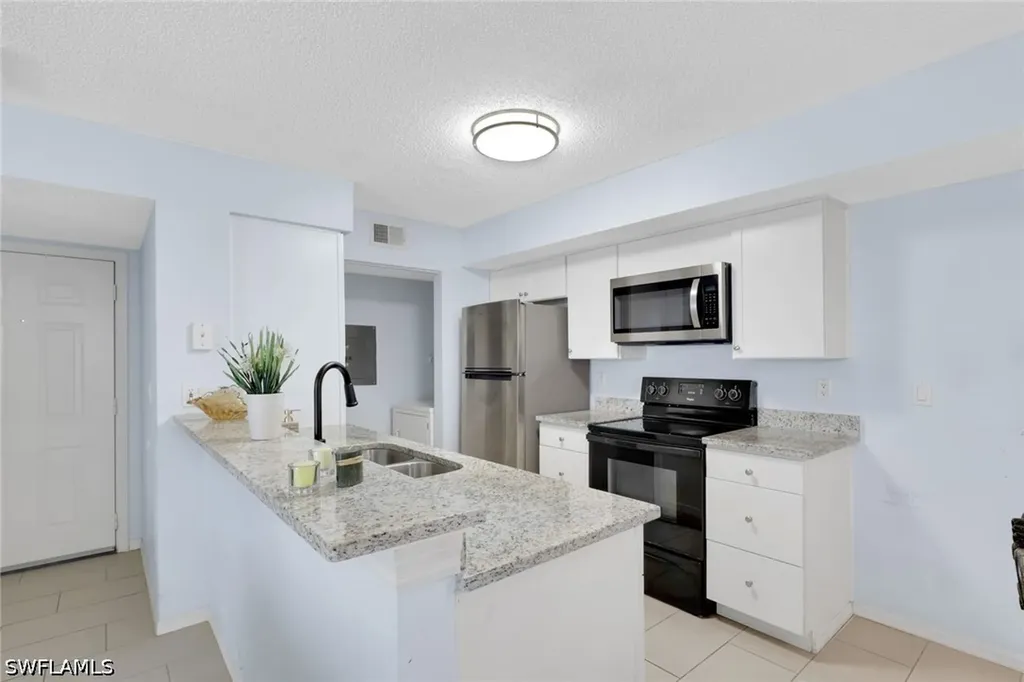 2214 Arbour Walk Circle Naples FL 34109