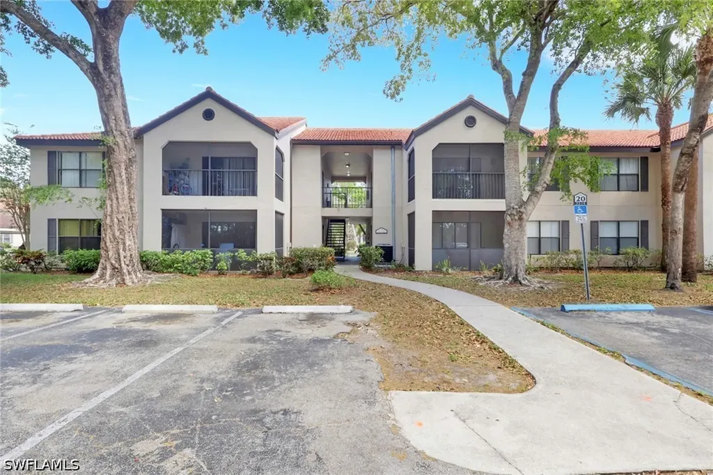 2214 Arbour Walk Circle Naples FL 34109