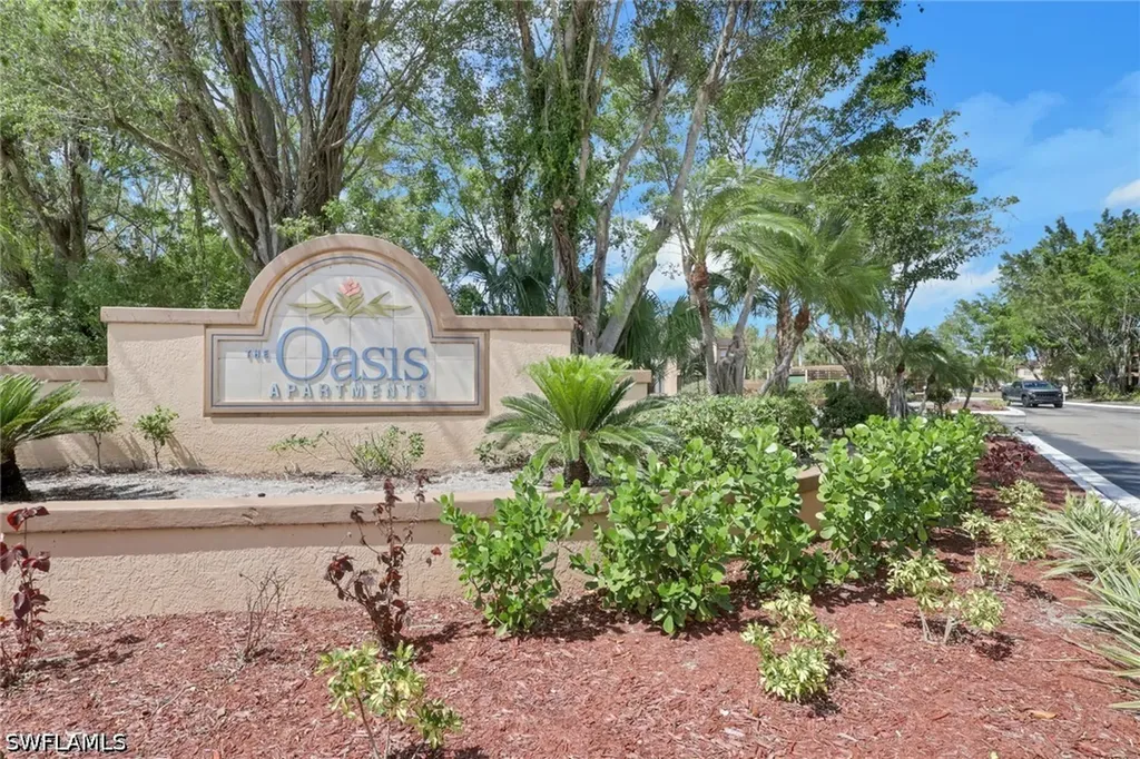 2214 Arbour Walk Circle Naples FL 34109