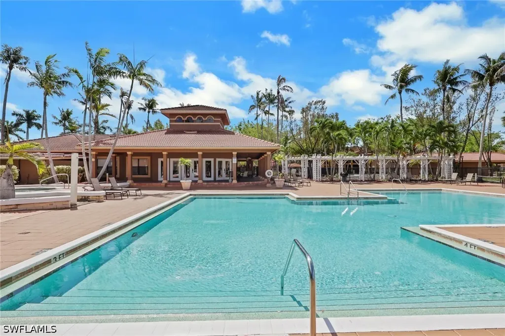 2214 Arbour Walk Circle Naples FL 34109