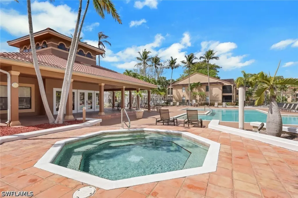 2214 Arbour Walk Circle Naples FL 34109