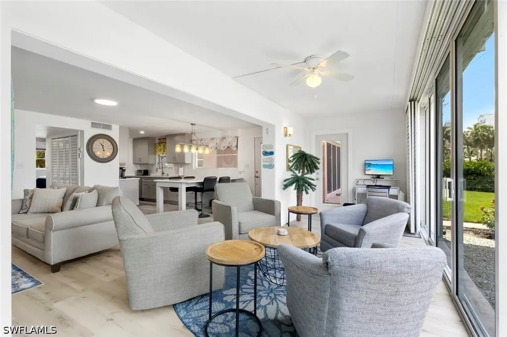 1910 Gulf Shore Boulevard N Naples FL 34102