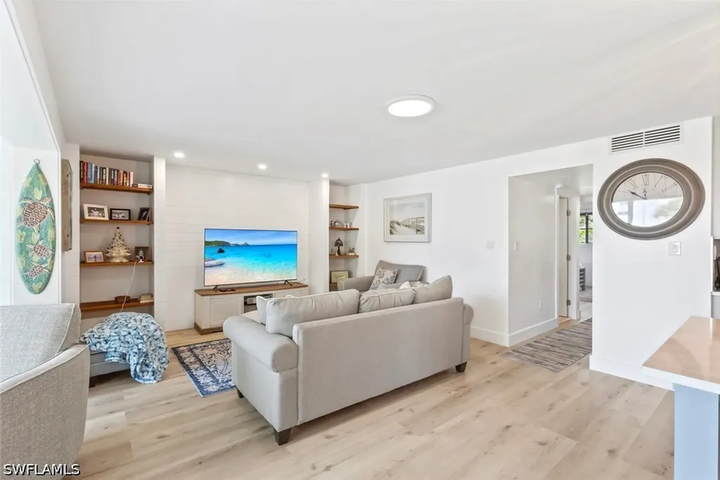 1910 Gulf Shore Boulevard N Naples FL 34102