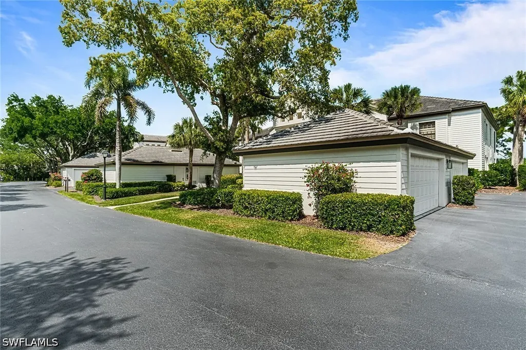 27175 Oakwood Lake Drive Bonita Springs FL 34134