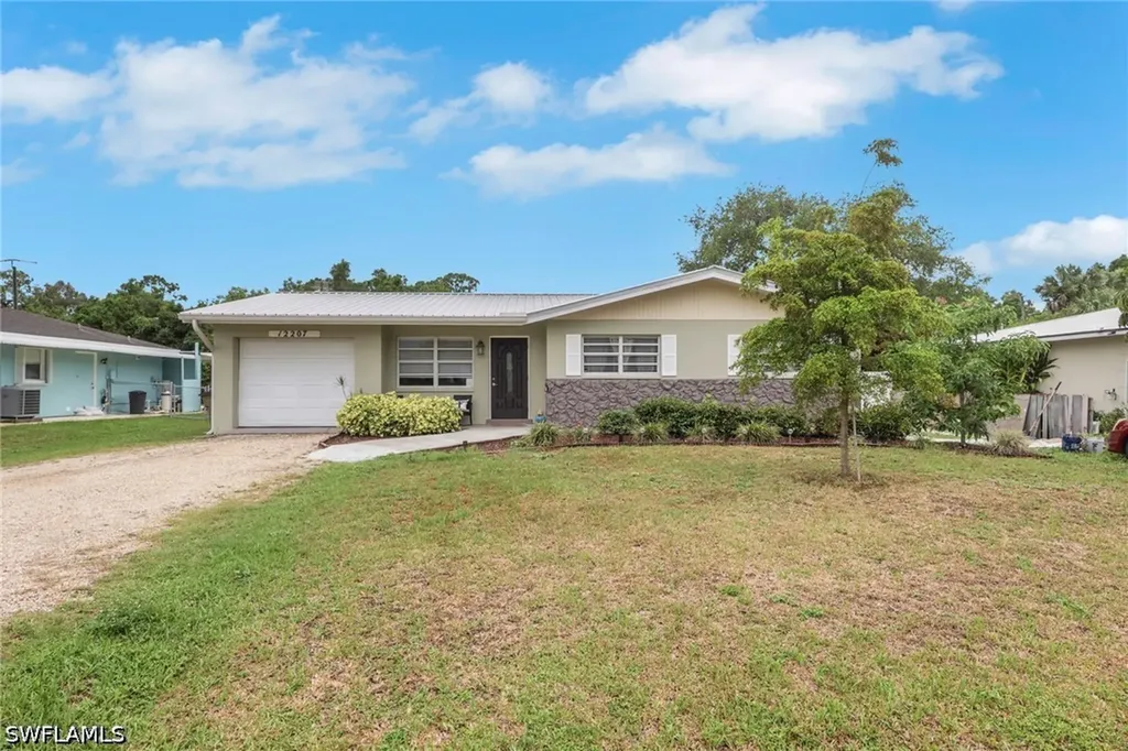12207 De Moya Drive Fort Myers FL 33905