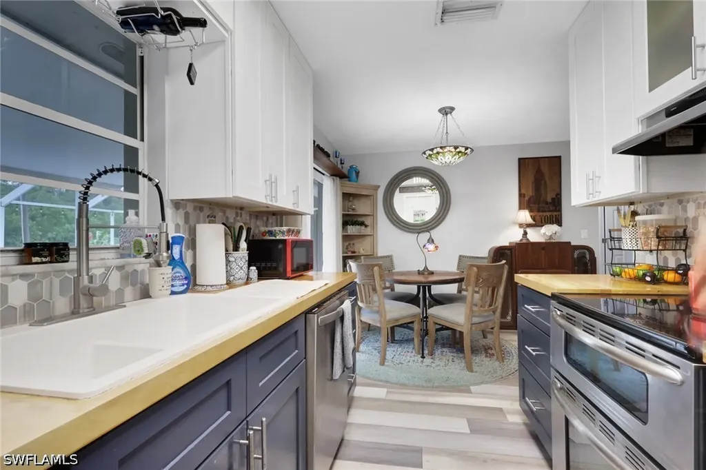 12207 De Moya Drive Fort Myers FL 33905
