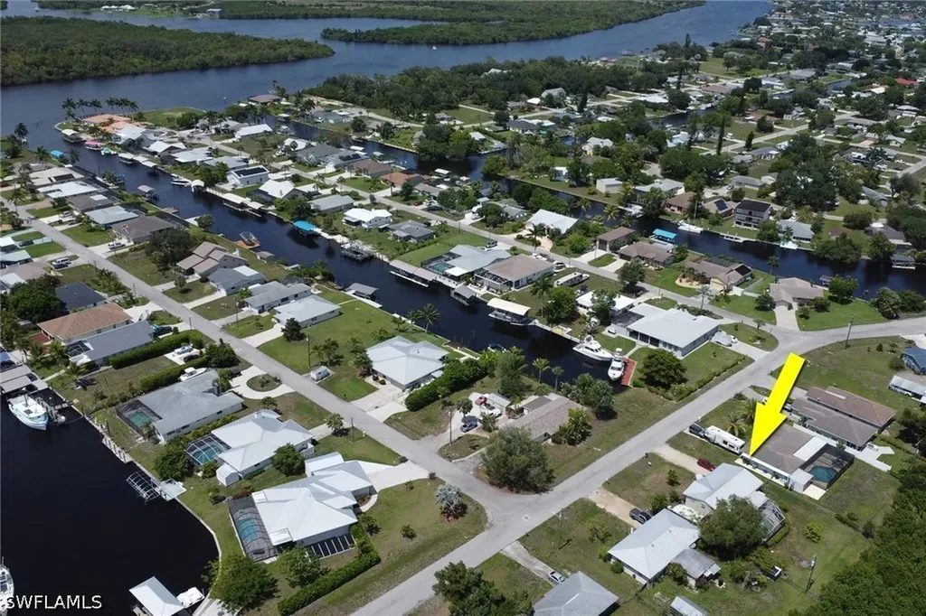 12207 De Moya Drive Fort Myers FL 33905