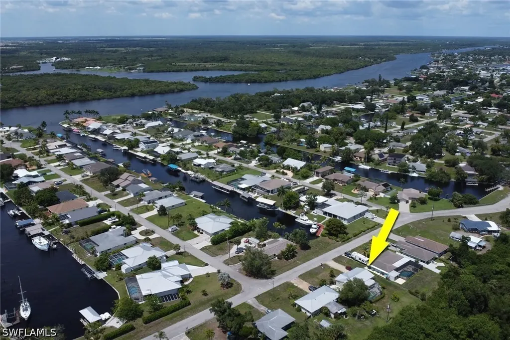 12207 De Moya Drive Fort Myers FL 33905
