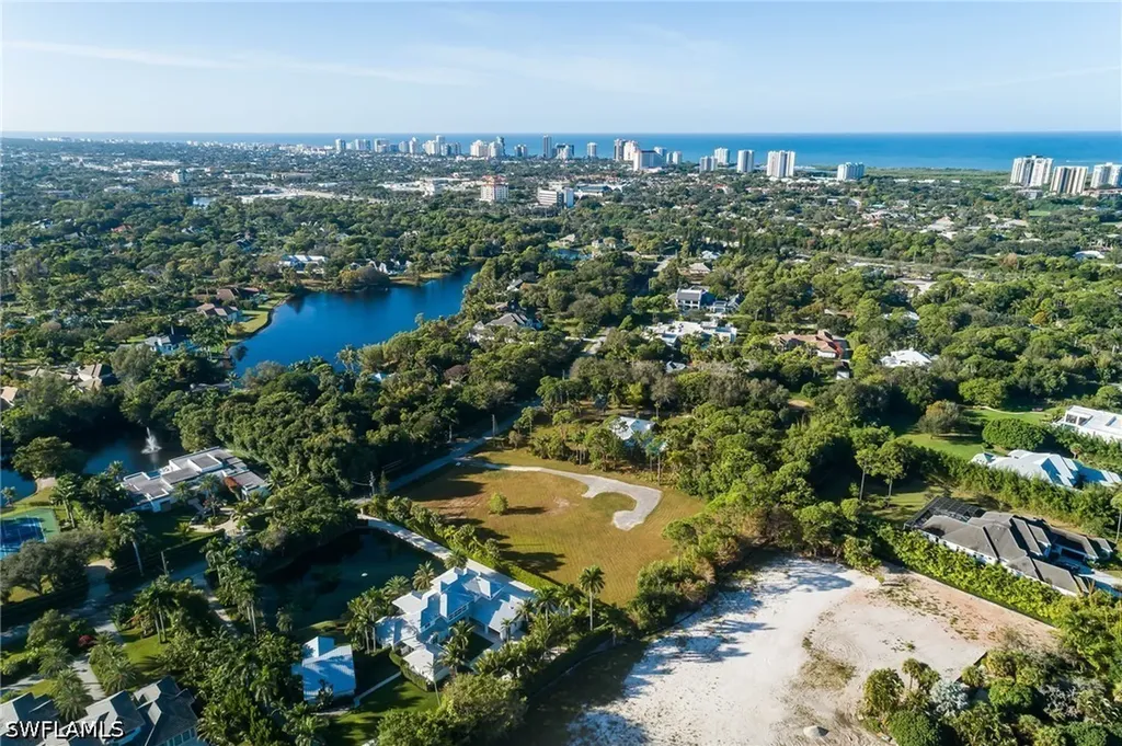 157 Center Street Naples FL 34108