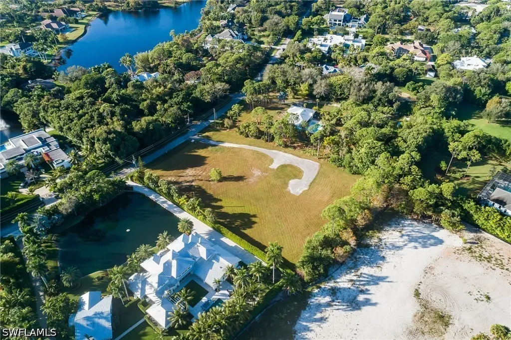 157 Center Street Naples FL 34108