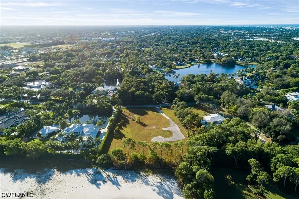 157 Center Street Naples FL 34108