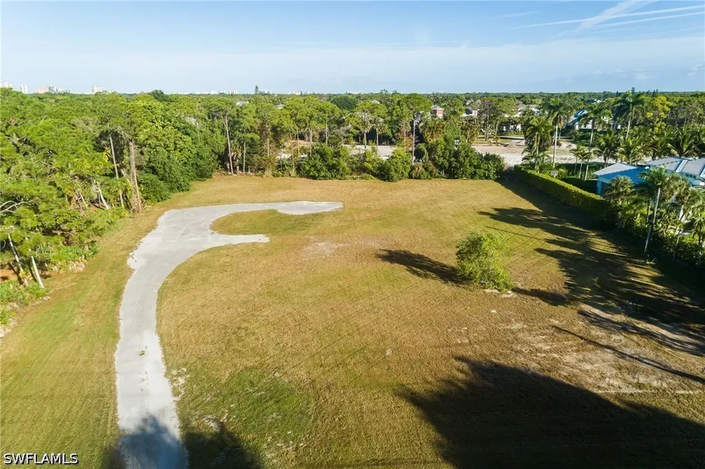 157 Center Street Naples FL 34108