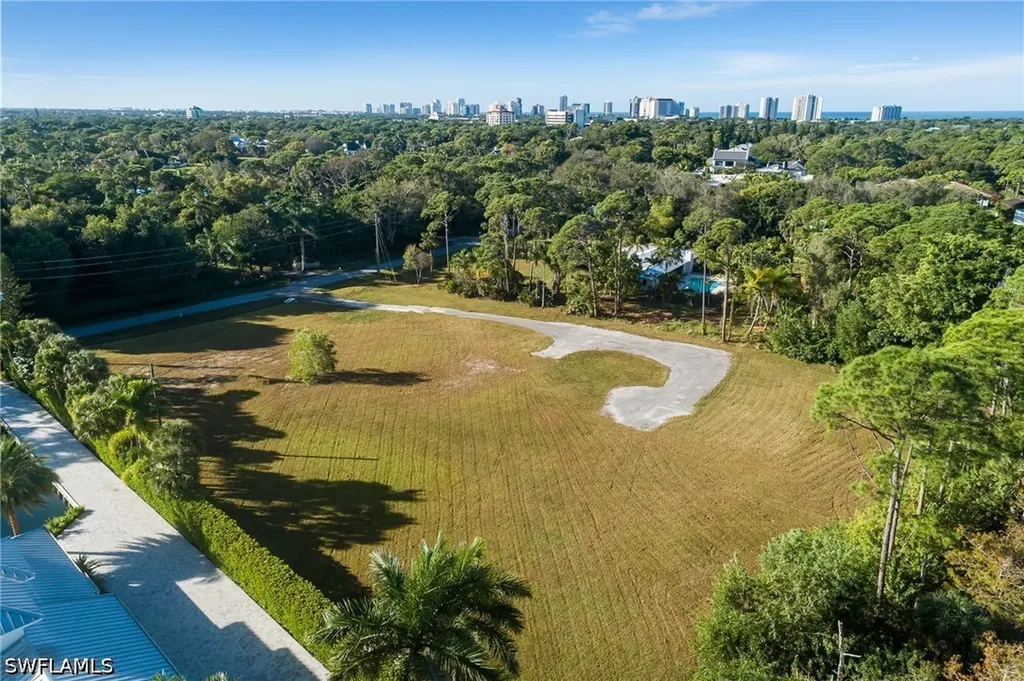 157 Center Street Naples FL 34108