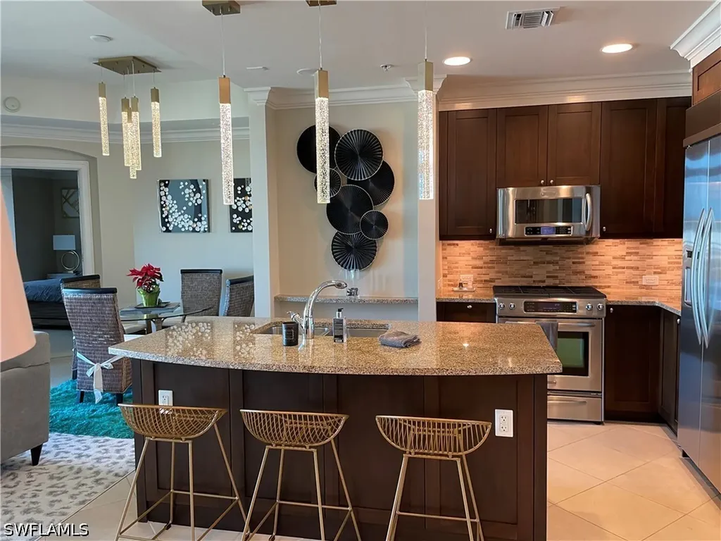 9115 Strada Place Naples FL 34108