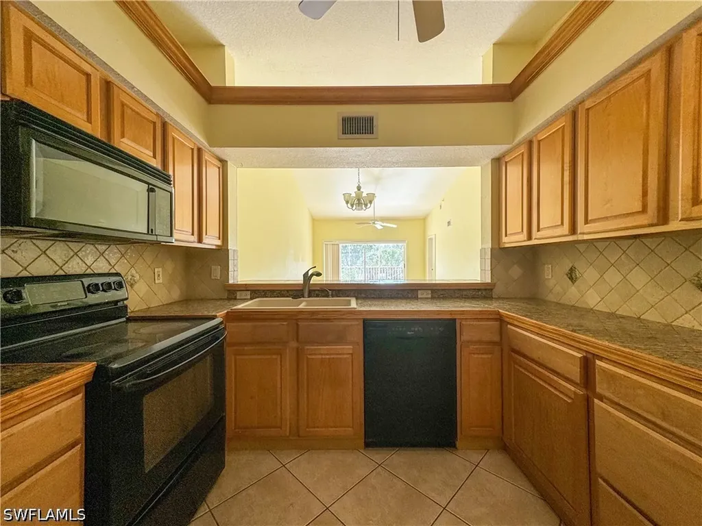 3250 Cypress Glen Way Naples FL 34109