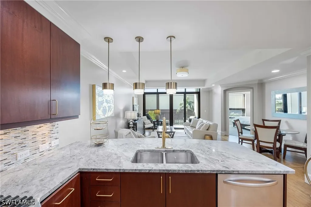 9123 Strada Place Naples FL 34108