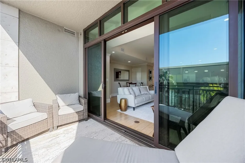 9123 Strada Place Naples FL 34108