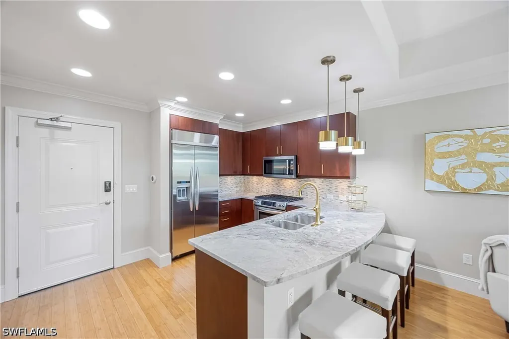 9123 Strada Place Naples FL 34108