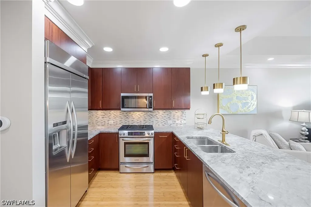 9123 Strada Place Naples FL 34108