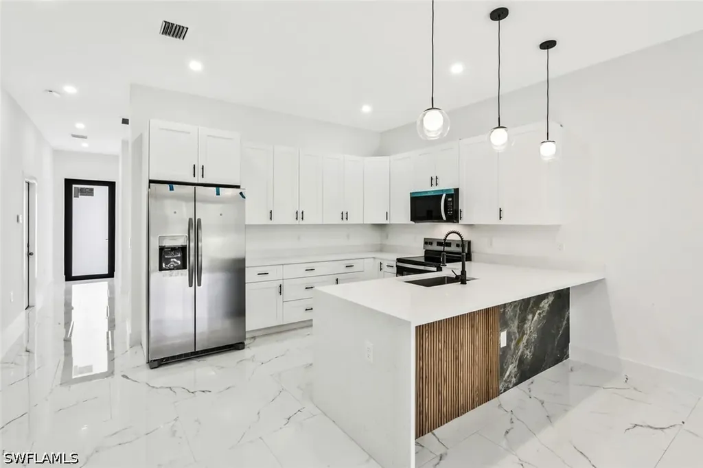 521 Lillon Avenue S Lehigh Acres FL 33974
