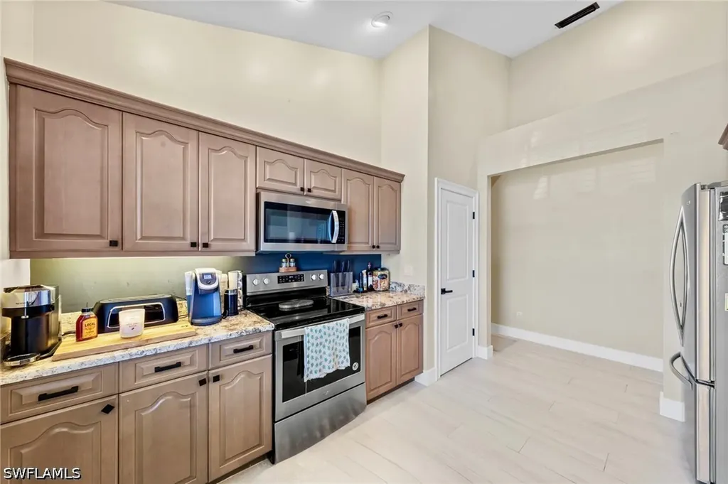 861 97th Avenue N Naples FL 34108