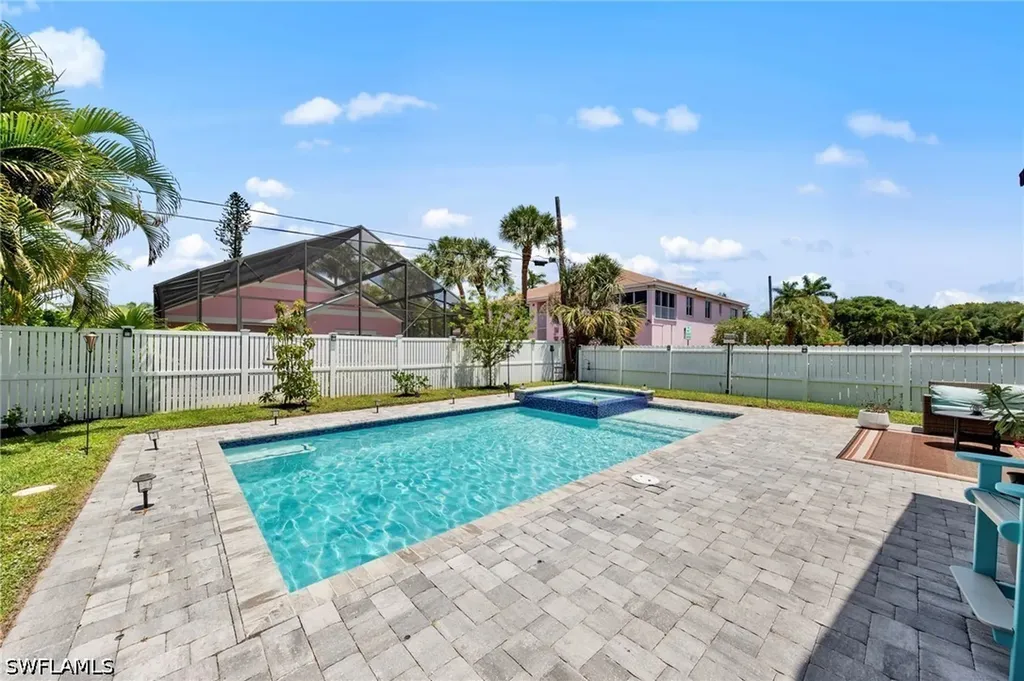 861 97th Avenue N Naples FL 34108