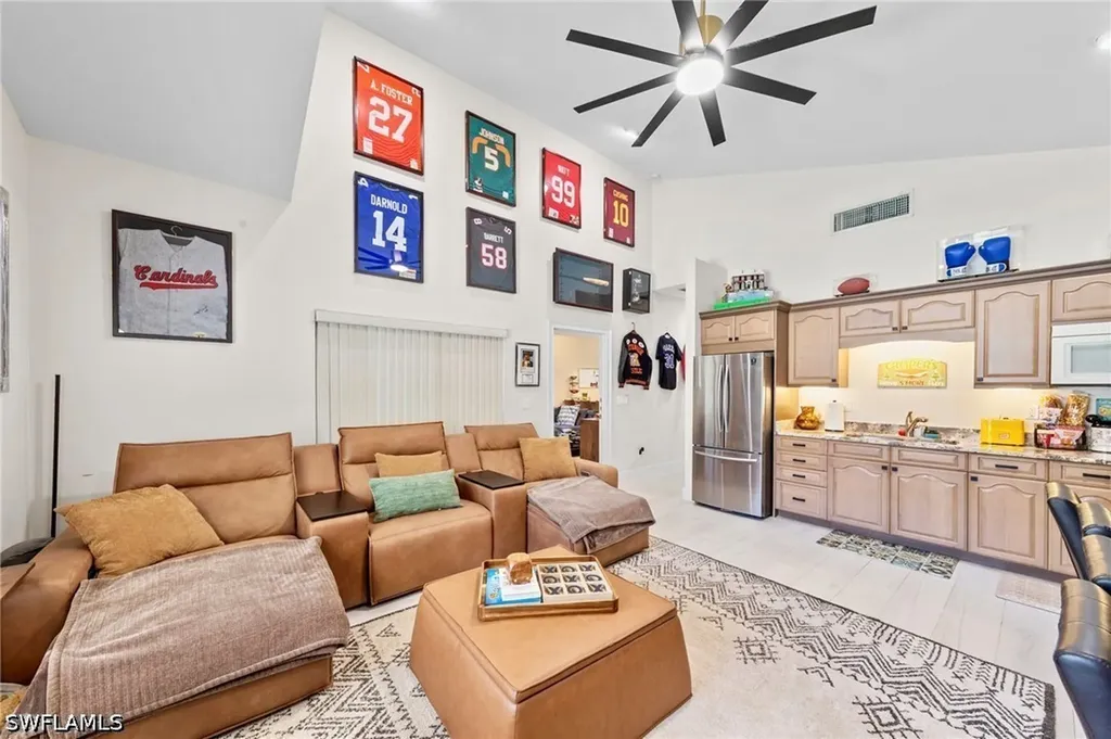 861 97th Avenue N Naples FL 34108