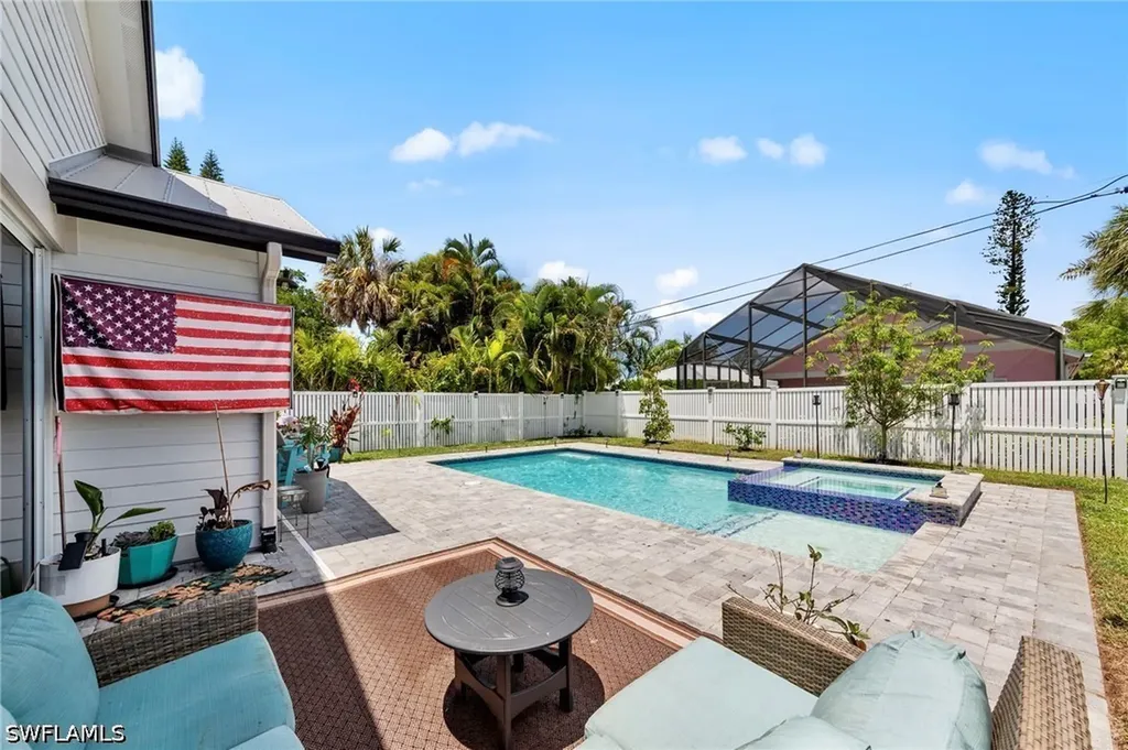 861 97th Avenue N Naples FL 34108